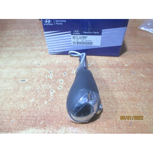 VİTES TOPUZU DERİ OTOMATİK HYUNDAI İ20 2008-2014